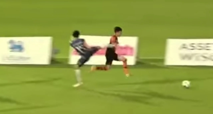 ฉาวกระฉ่อน “แข้งหัวร้อนโรงเรียนดัง” เล่นนอกเกมใส่คู่แข่ง ล่าสุดโดนแล้ว